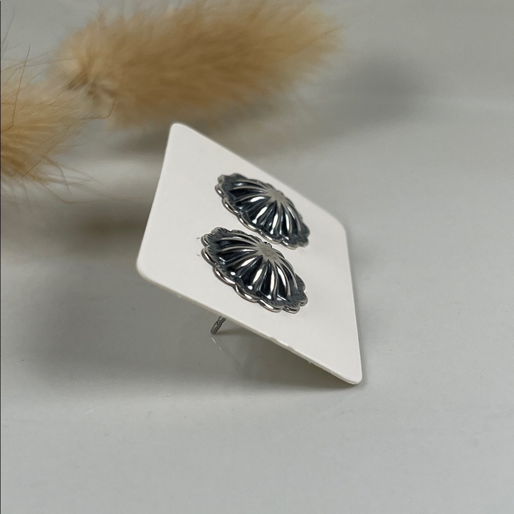 925 Solid Sterling Silver Round Concho Style Push… - image 3